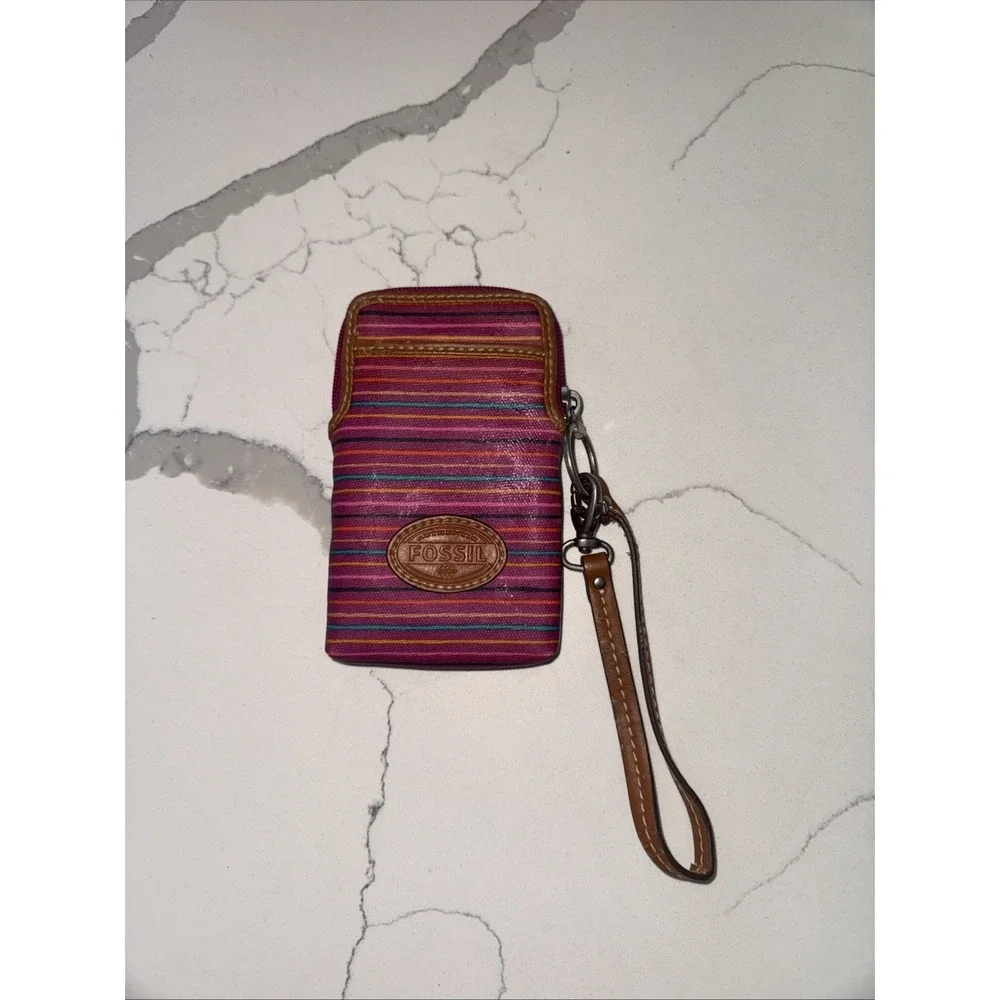 Fossil wristlet